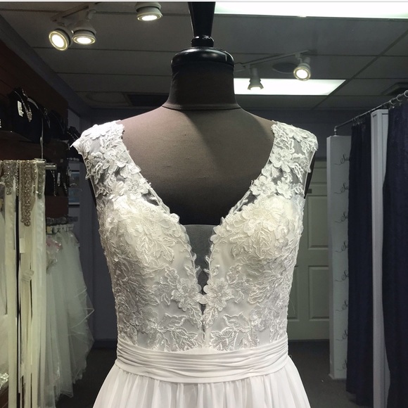 Lia Mia - Style OC2028 - Size 12 - Ivory - Picture 3 of 4